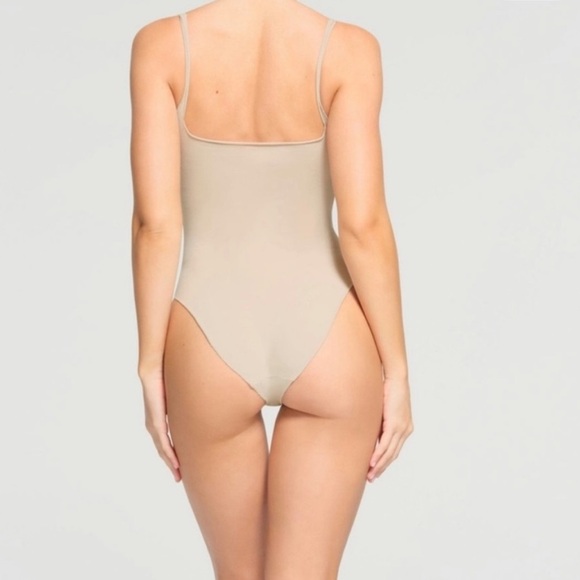Skims raw edge Bodysuit - Picture 3 of 4